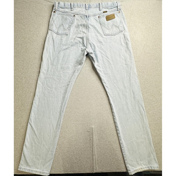 Wrangler Jeans Mens 38x36 Light Wash Denim Straight Leg Classic